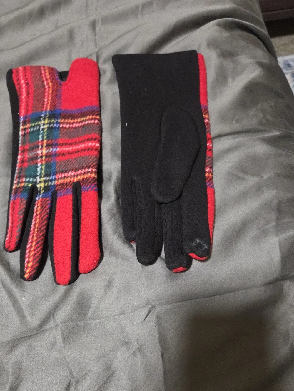 Women's Red Plaid Winter Gloves - Touchscreen Friendly